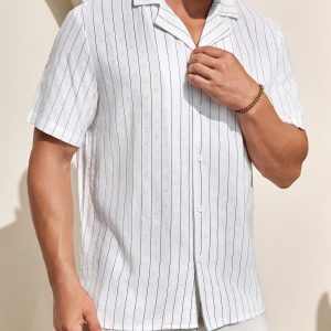 Manfinity KASUA Men??s Camp Collar Striped Short Sleeve Shirt